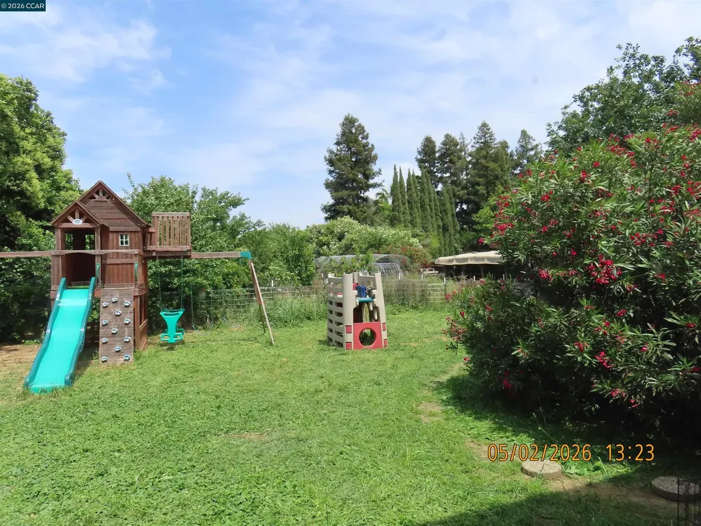 730 Stratford Avenue Dixon CA 95620