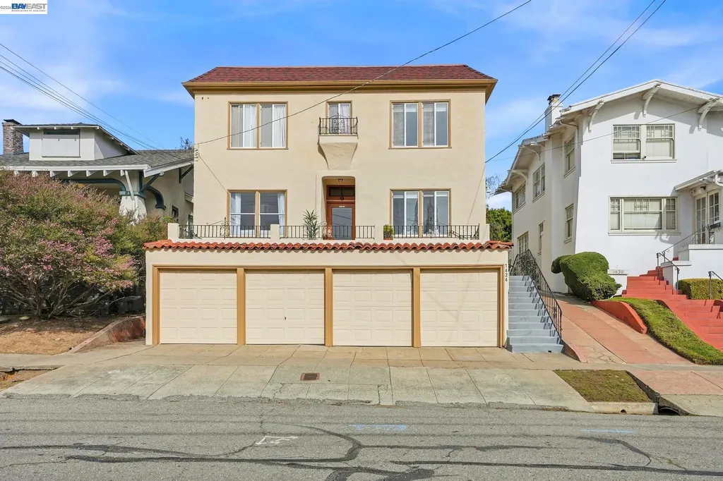 Oakland CA, 1424 Hampel Street
