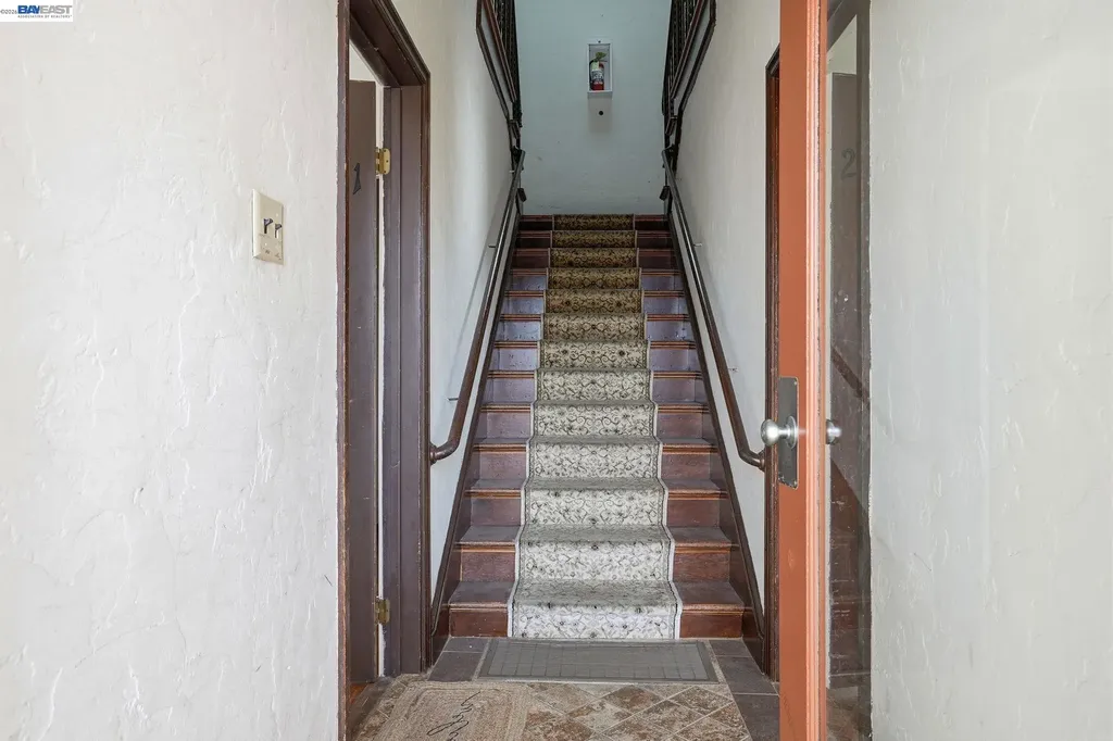 1424 Hampel Street Oakland CA 94602