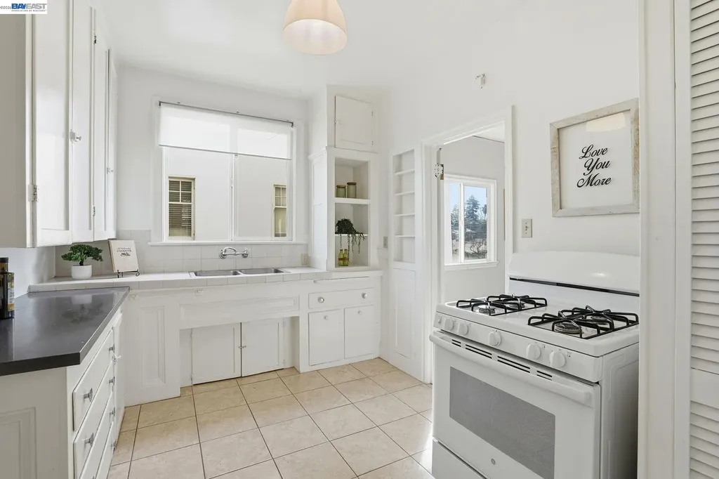 1424 Hampel Street Oakland CA 94602