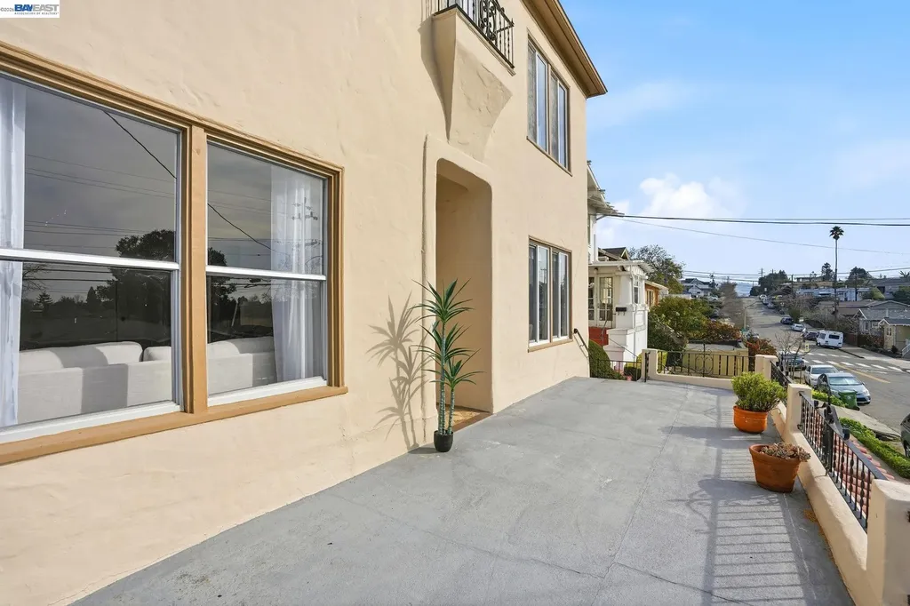 1424 Hampel Street Oakland CA 94602