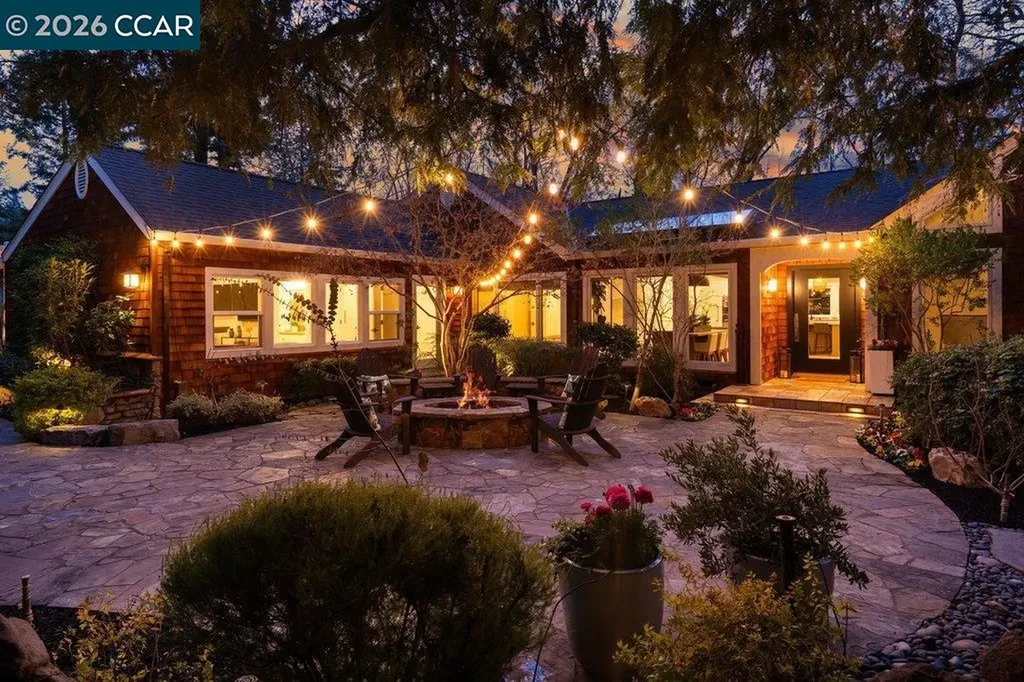 22 Calle Del Casarillo Diablo CA 94528