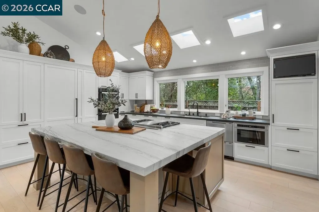 22 Calle Del Casarillo Diablo CA 94528