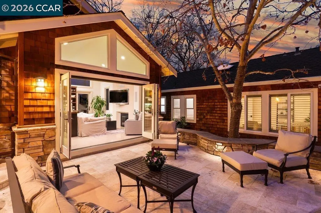 22 Calle Del Casarillo Diablo CA 94528