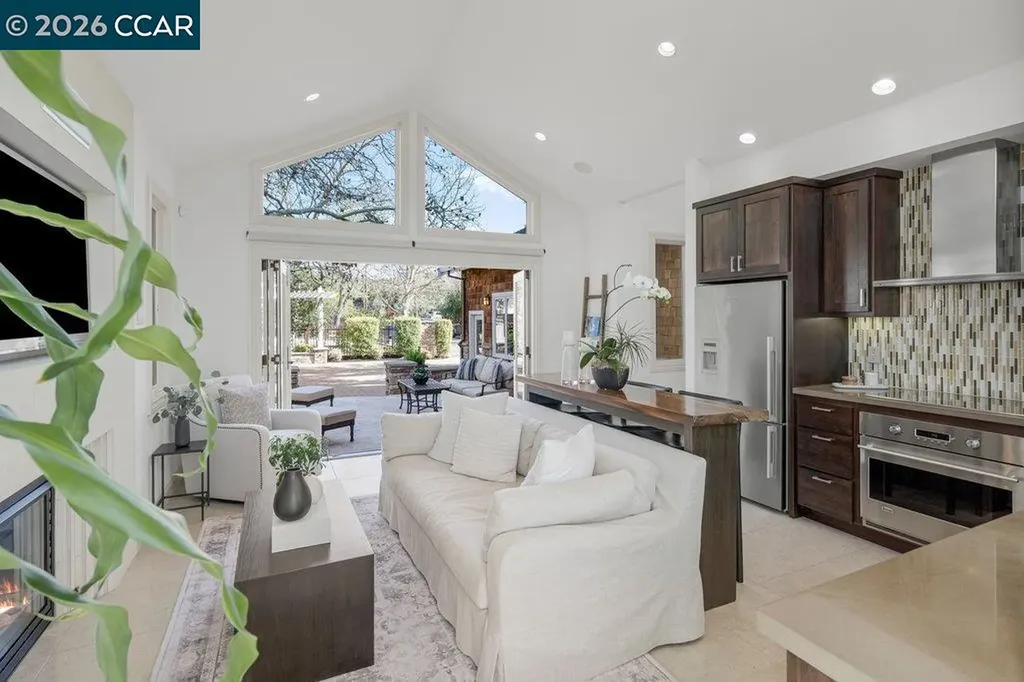 22 Calle Del Casarillo Diablo CA 94528