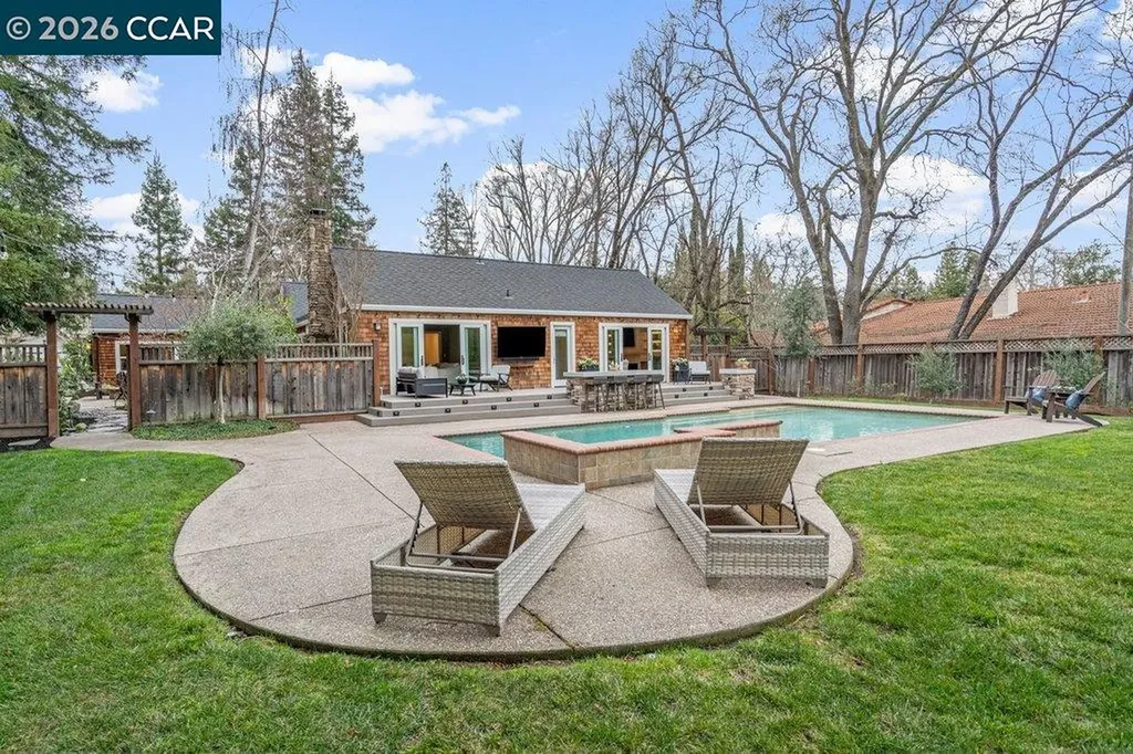 22 Calle Del Casarillo Diablo CA 94528