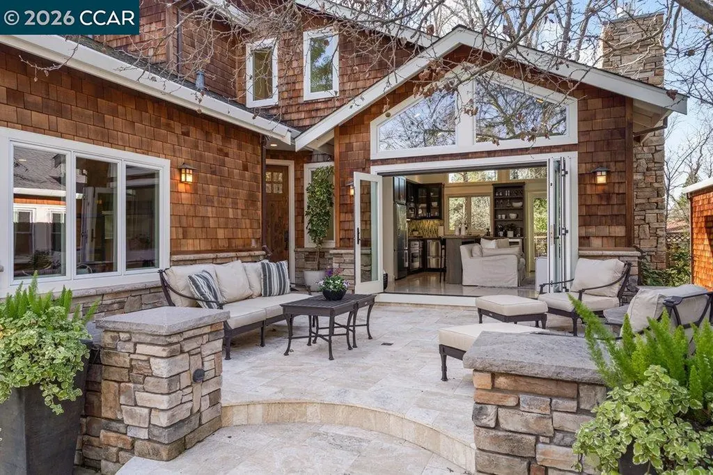 22 Calle Del Casarillo Diablo CA 94528