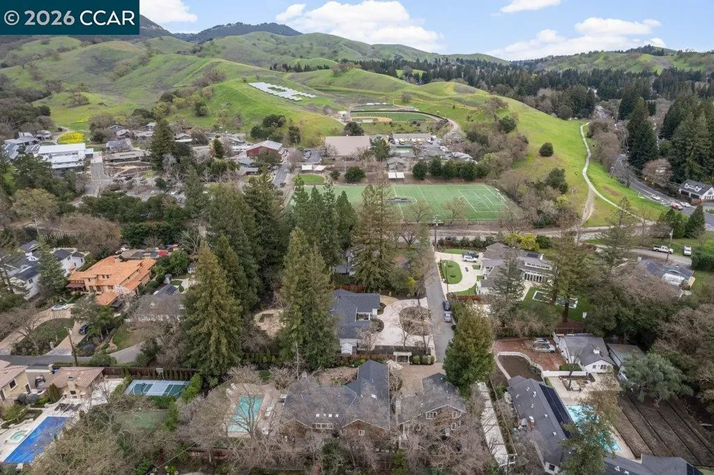 22 Calle Del Casarillo Diablo CA 94528