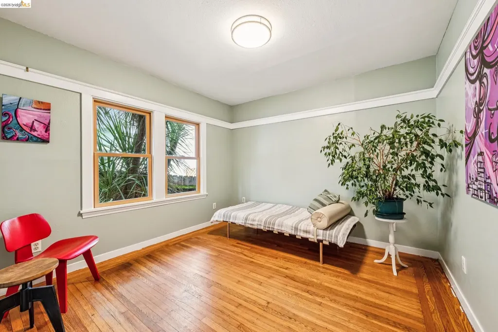 1066 Bayview Avenue Oakland CA 94610