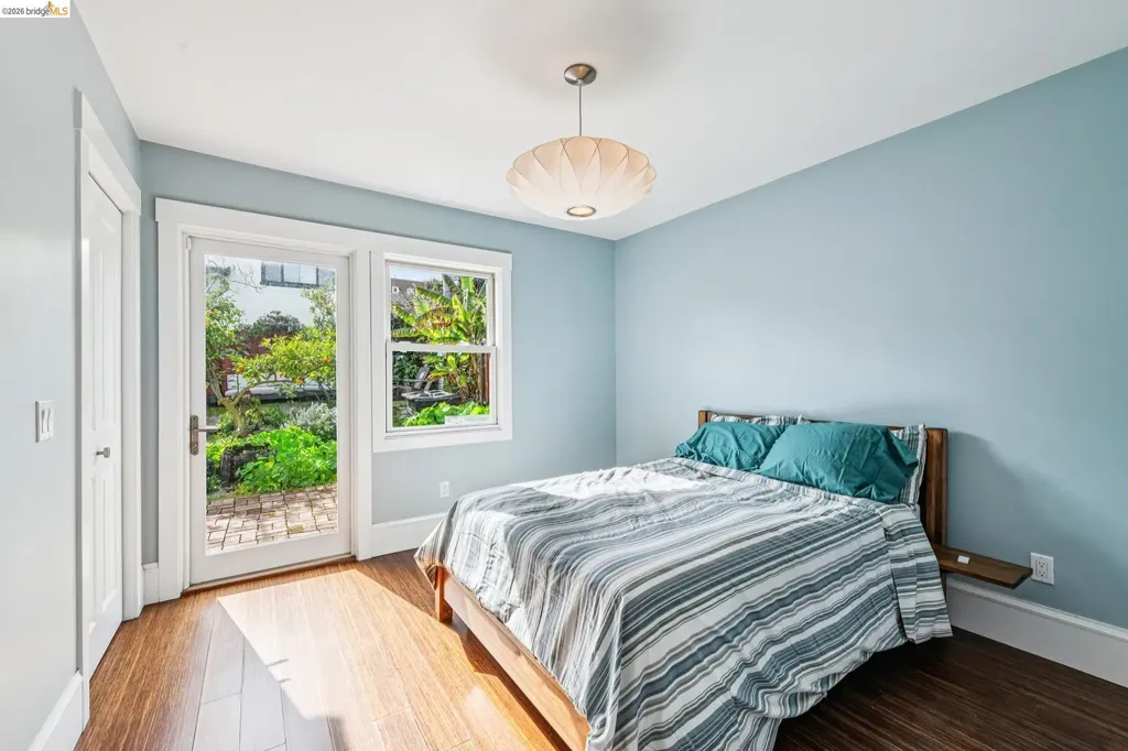 1066 Bayview Avenue Oakland CA 94610