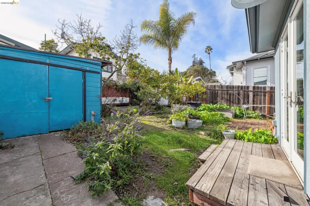 1066 Bayview Avenue Oakland CA 94610