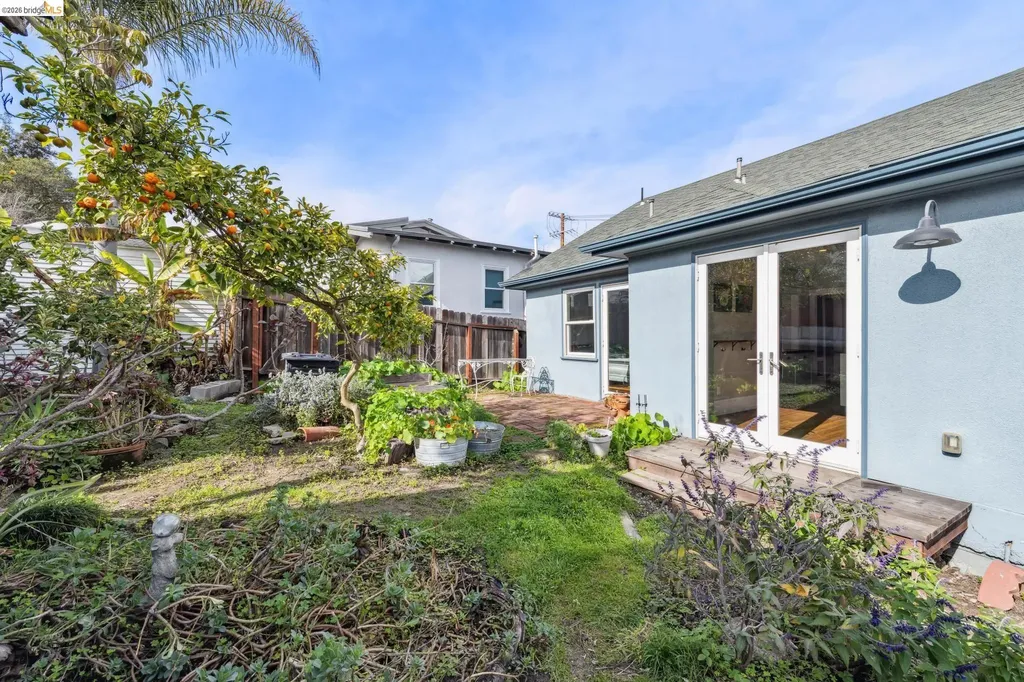 1066 Bayview Avenue Oakland CA 94610