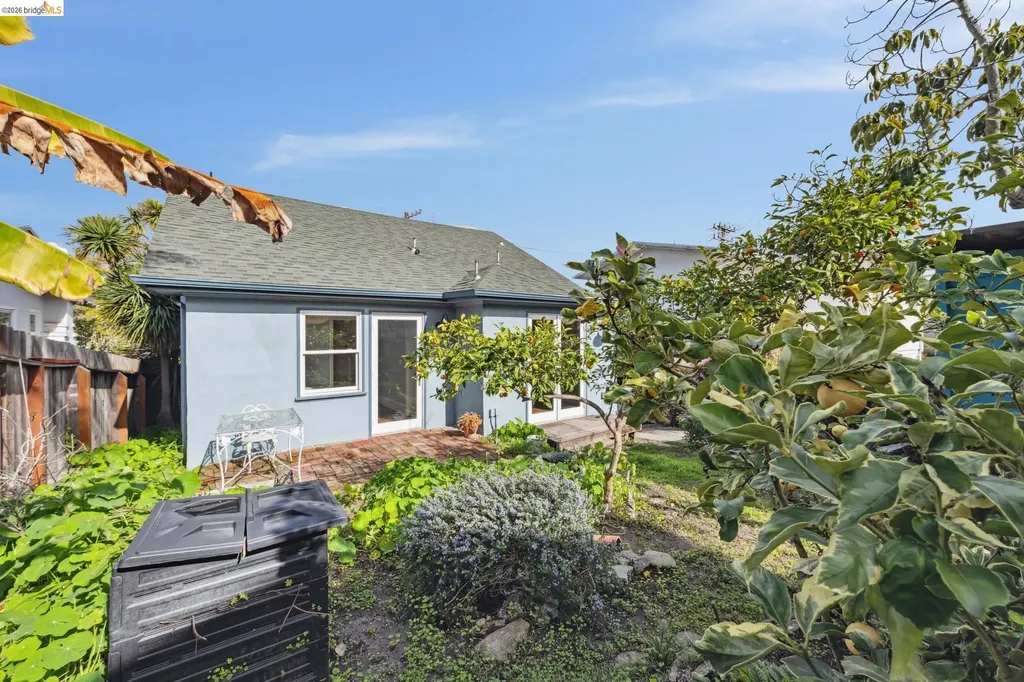 1066 Bayview Avenue Oakland CA 94610
