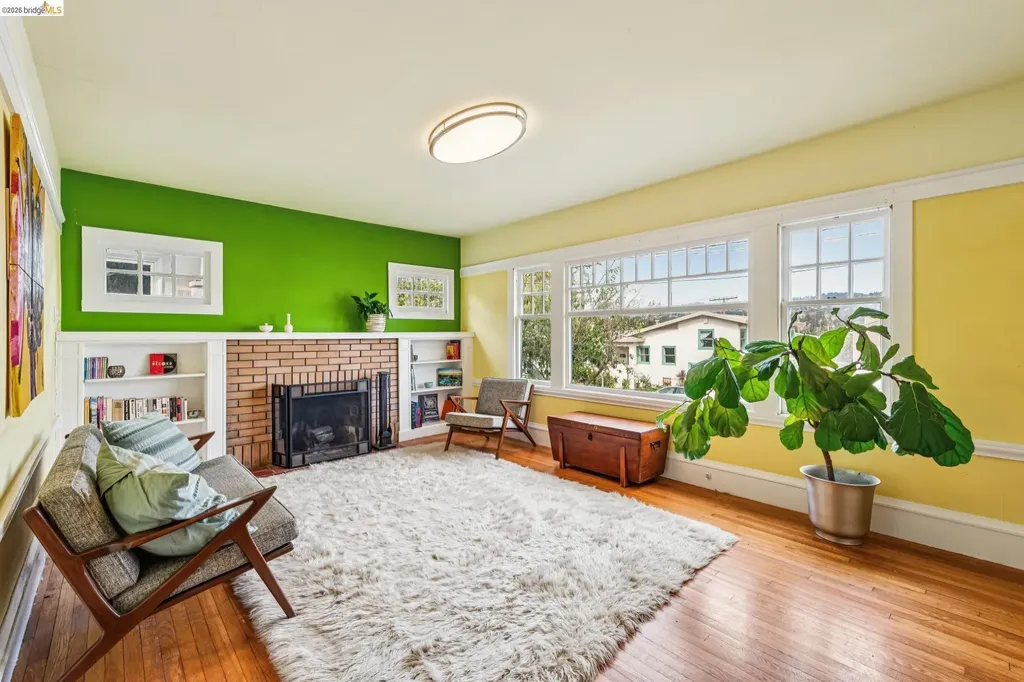 1066 Bayview Avenue Oakland CA 94610