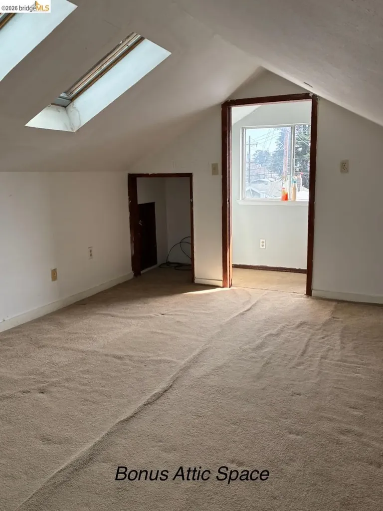 1066 Bayview Avenue Oakland CA 94610