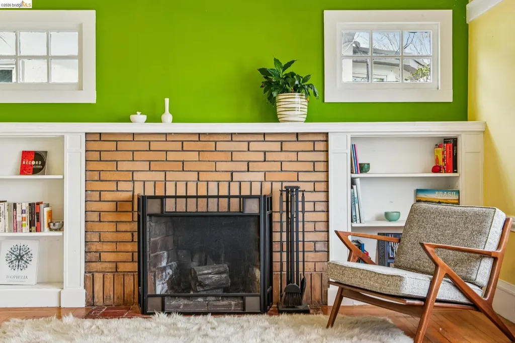 1066 Bayview Avenue Oakland CA 94610