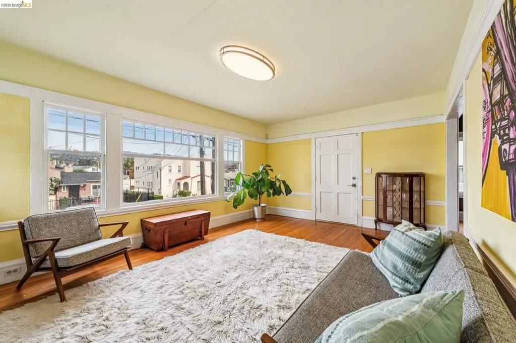 1066 Bayview Avenue Oakland CA 94610