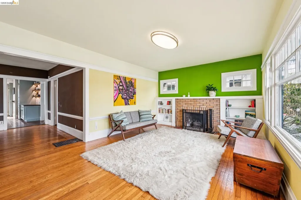 1066 Bayview Avenue Oakland CA 94610