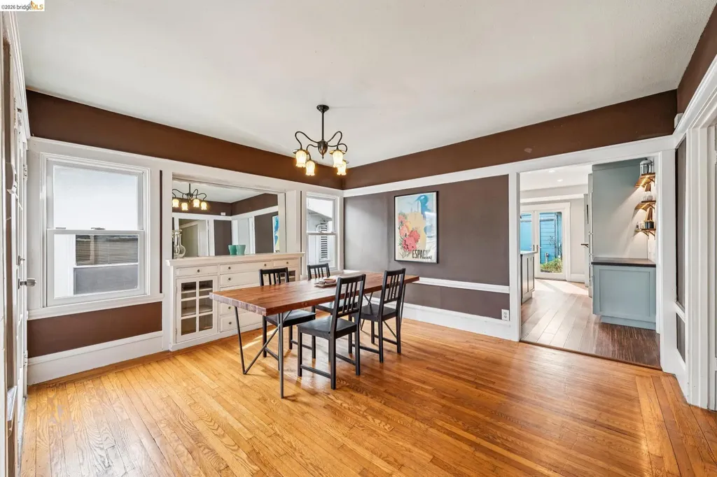 1066 Bayview Avenue Oakland CA 94610