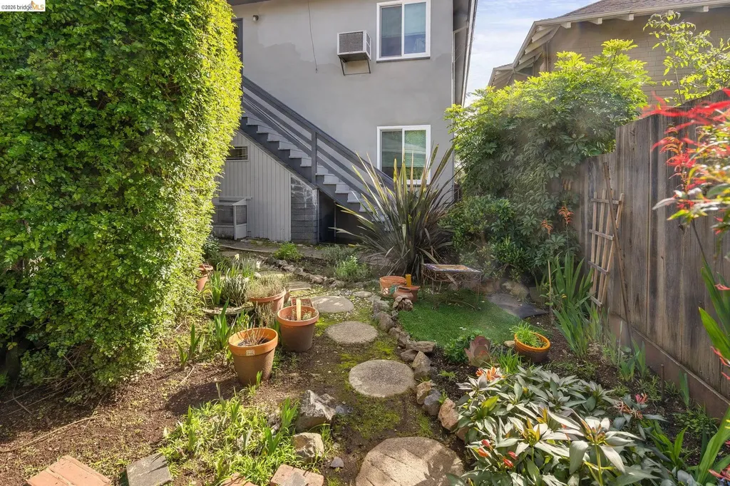 2817 Palm Court Berkeley CA 94705