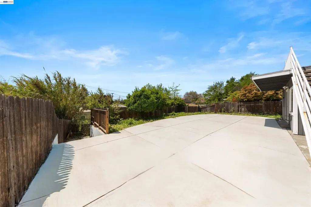 2102 Overhill Road Concord CA 94520