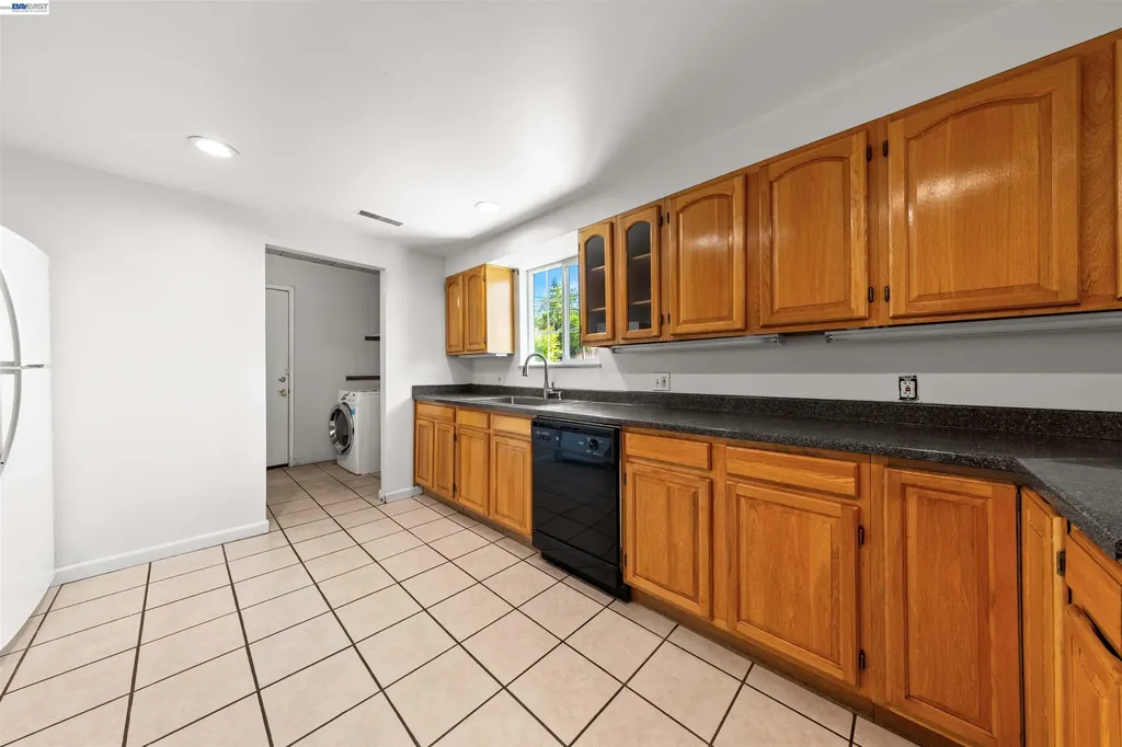 2102 Overhill Road Concord CA 94520