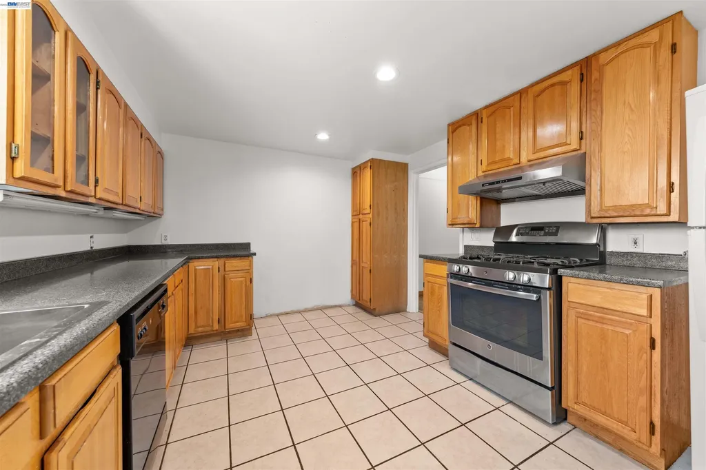 2102 Overhill Road Concord CA 94520