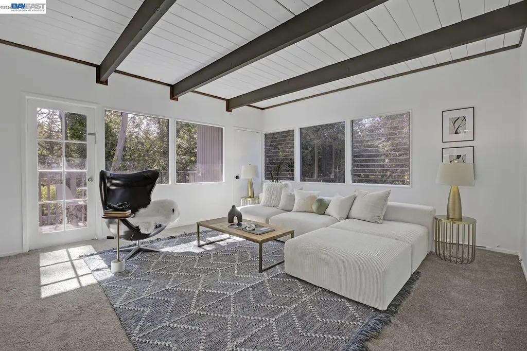 6956 Sayre Drive Oakland CA 94611