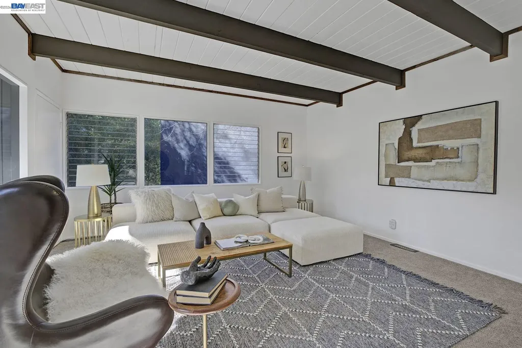 6956 Sayre Drive Oakland CA 94611