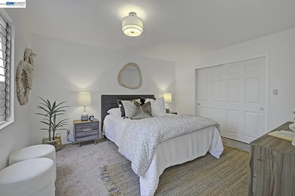 6956 Sayre Drive Oakland CA 94611