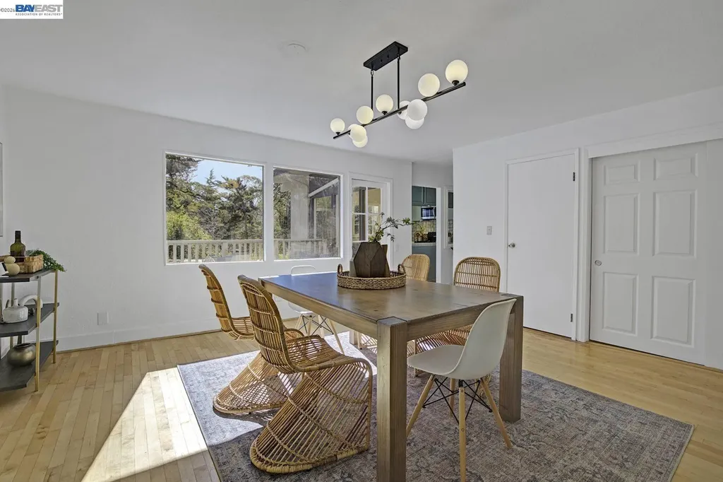 6956 Sayre Drive Oakland CA 94611