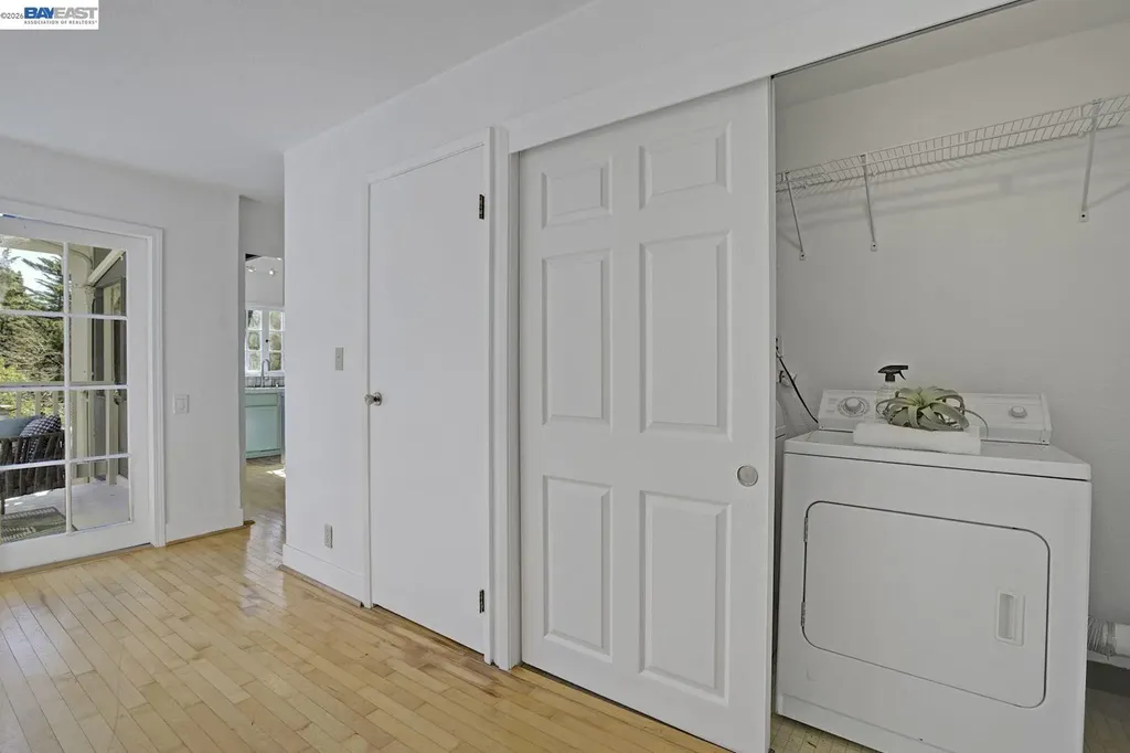 6956 Sayre Drive Oakland CA 94611