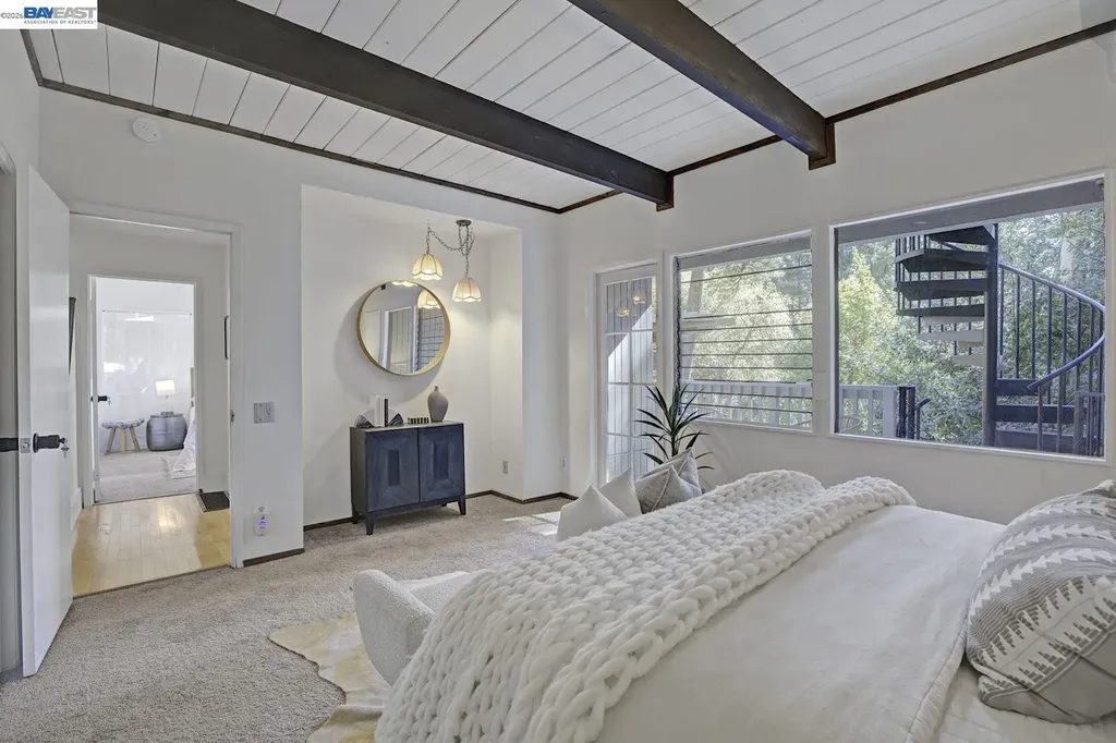 6956 Sayre Drive Oakland CA 94611