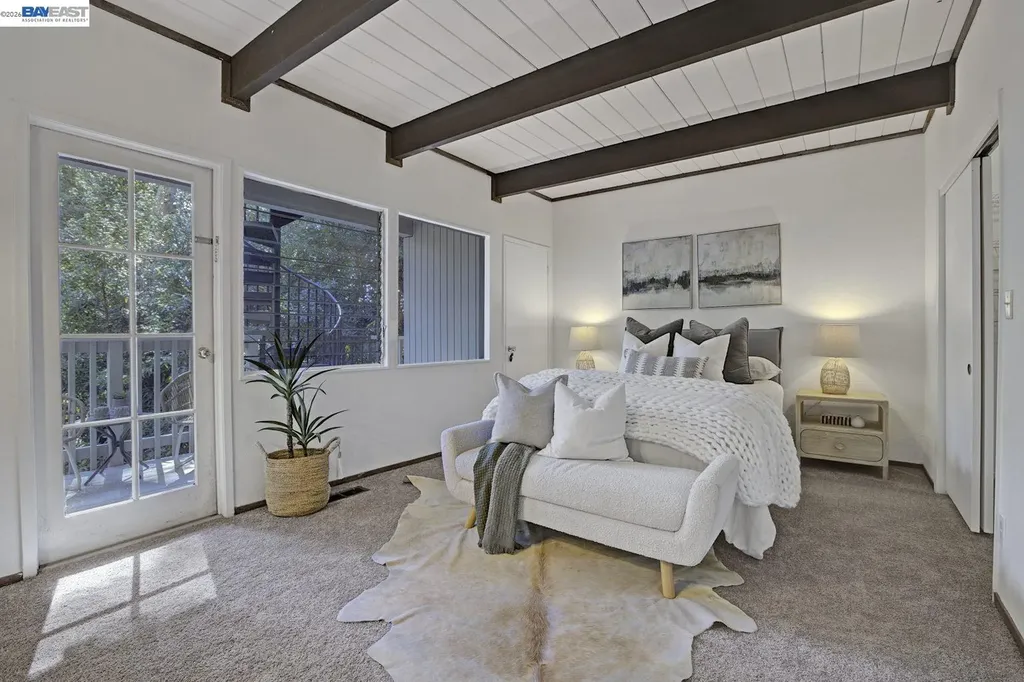 6956 Sayre Drive Oakland CA 94611