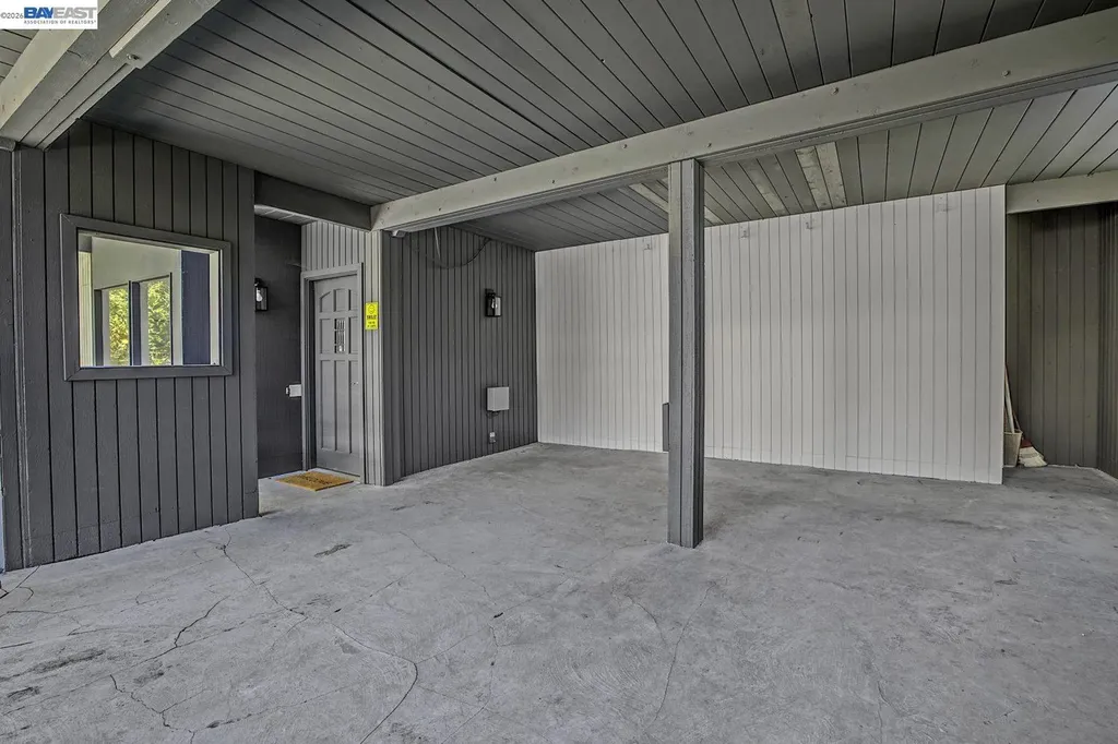 6956 Sayre Drive Oakland CA 94611