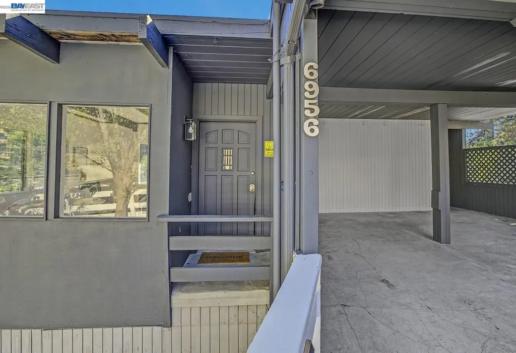 6956 Sayre Drive Oakland CA 94611
