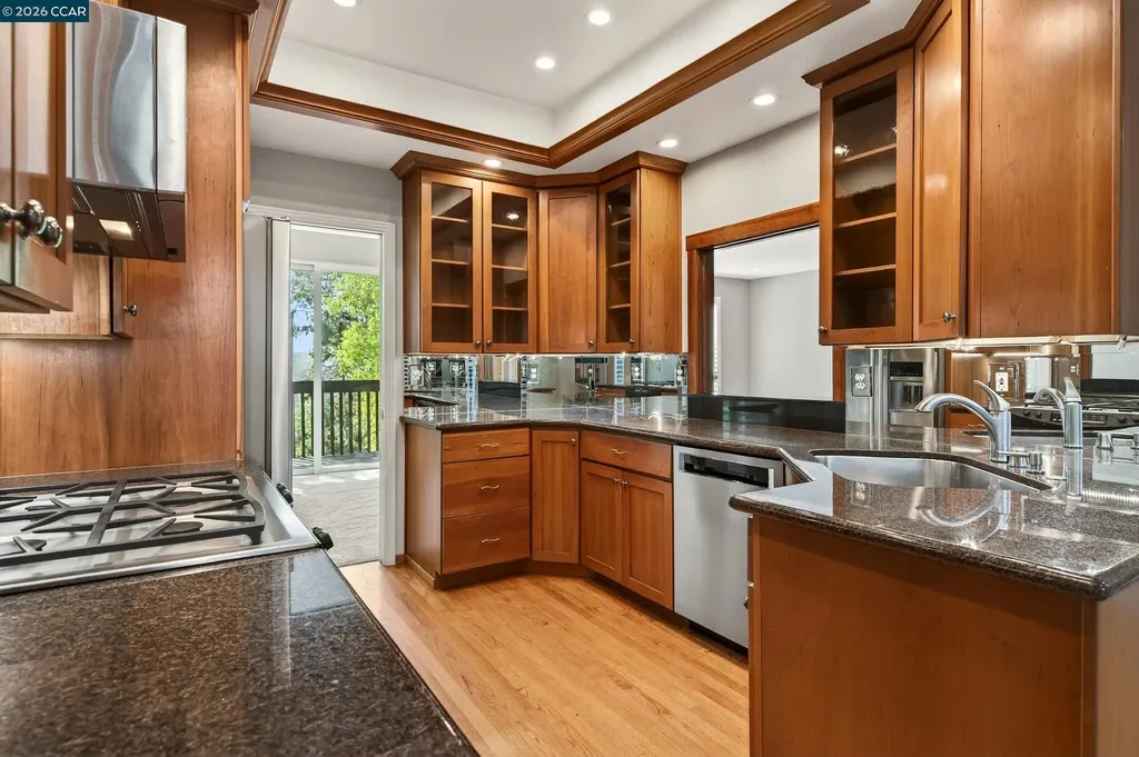 1975 Fair Ridge Court Walnut Creek CA 94597