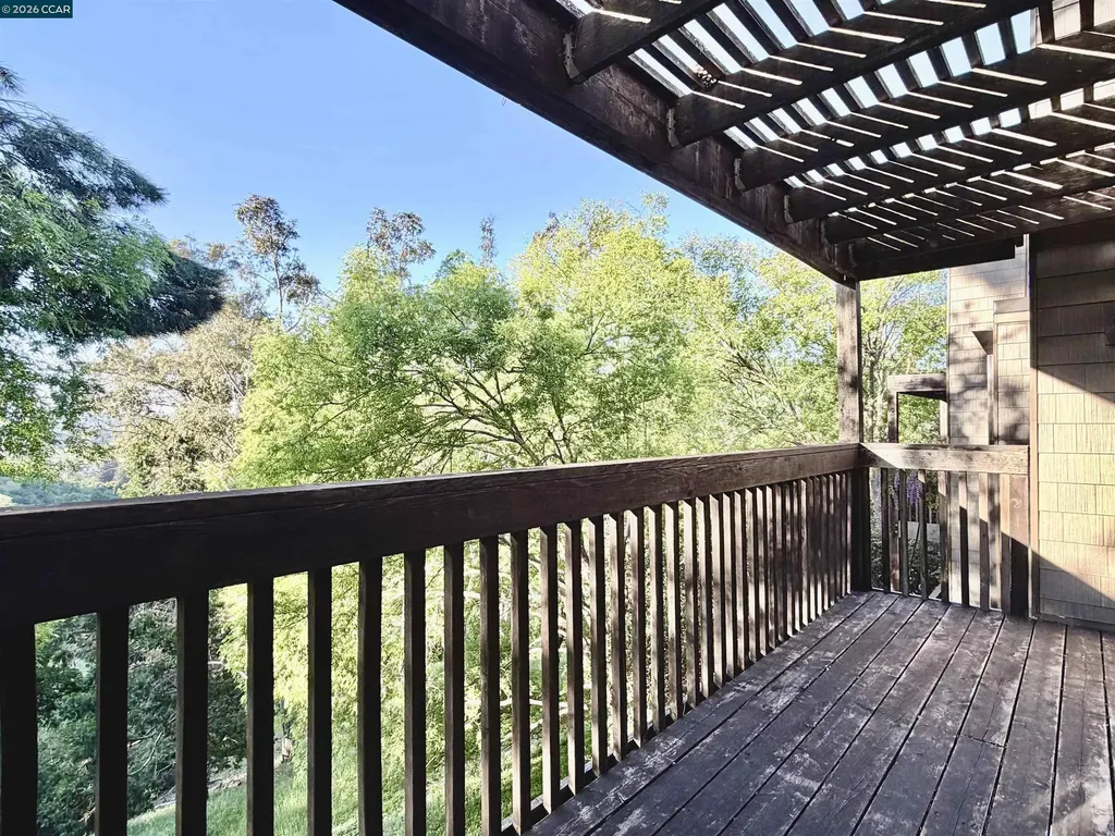 1975 Fair Ridge Court Walnut Creek CA 94597