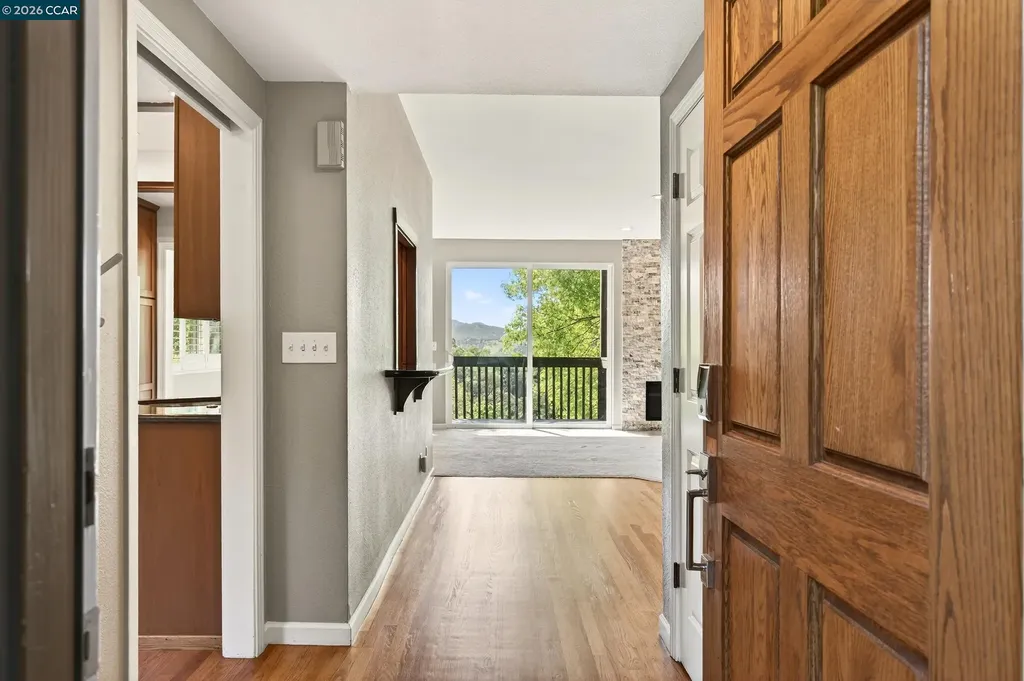 1975 Fair Ridge Court Walnut Creek CA 94597