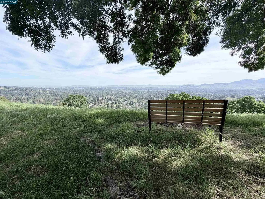 1975 Fair Ridge Court Walnut Creek CA 94597