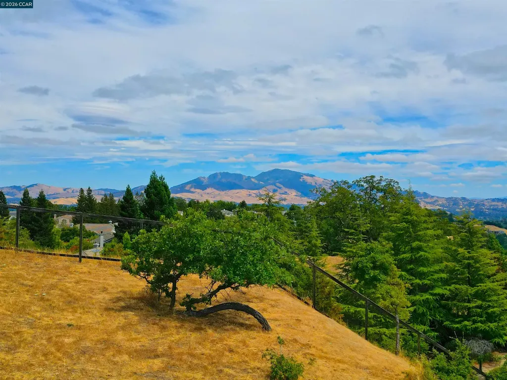 1239 Sunrise Ridge Drive Lafayette CA 94549