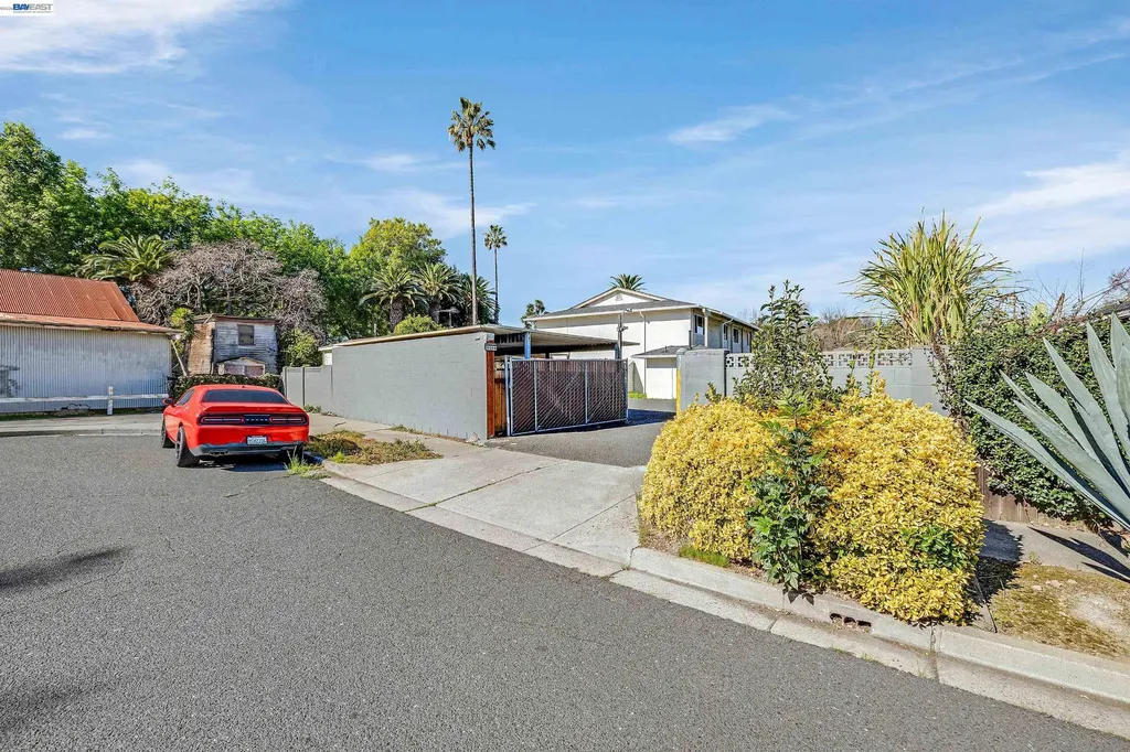 4560 Thornton Avenue Fremont CA 94536
