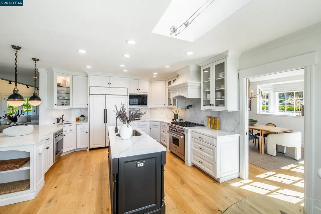 33 Deer Trail Lafayette CA 94549