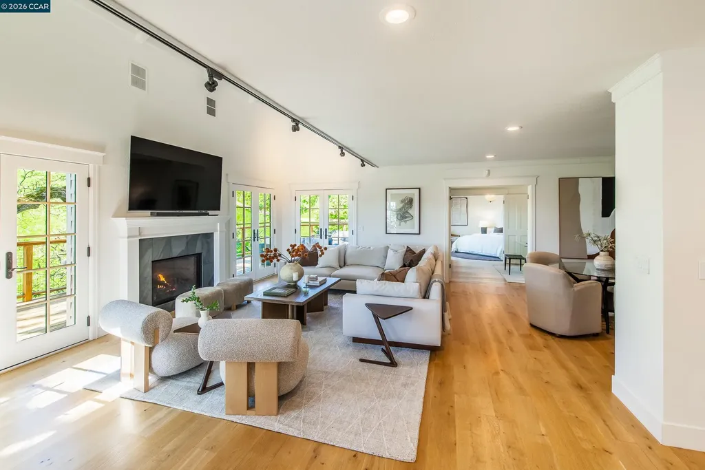 33 Deer Trail Lafayette CA 94549