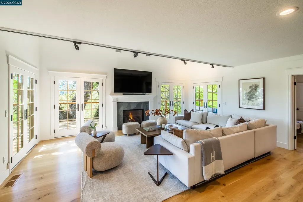 33 Deer Trail Lafayette CA 94549