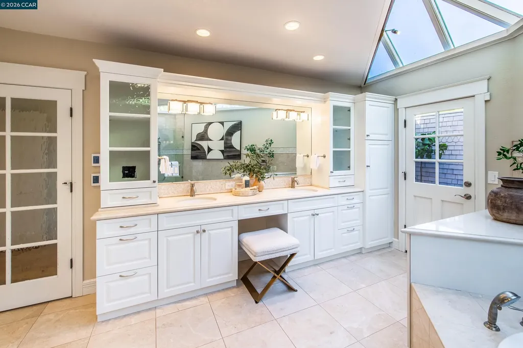 33 Deer Trail Lafayette CA 94549