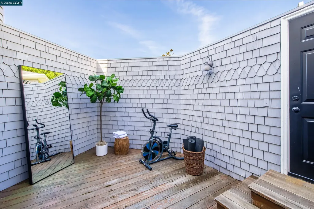 33 Deer Trail Lafayette CA 94549