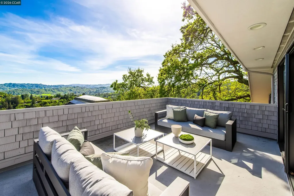 33 Deer Trail Lafayette CA 94549