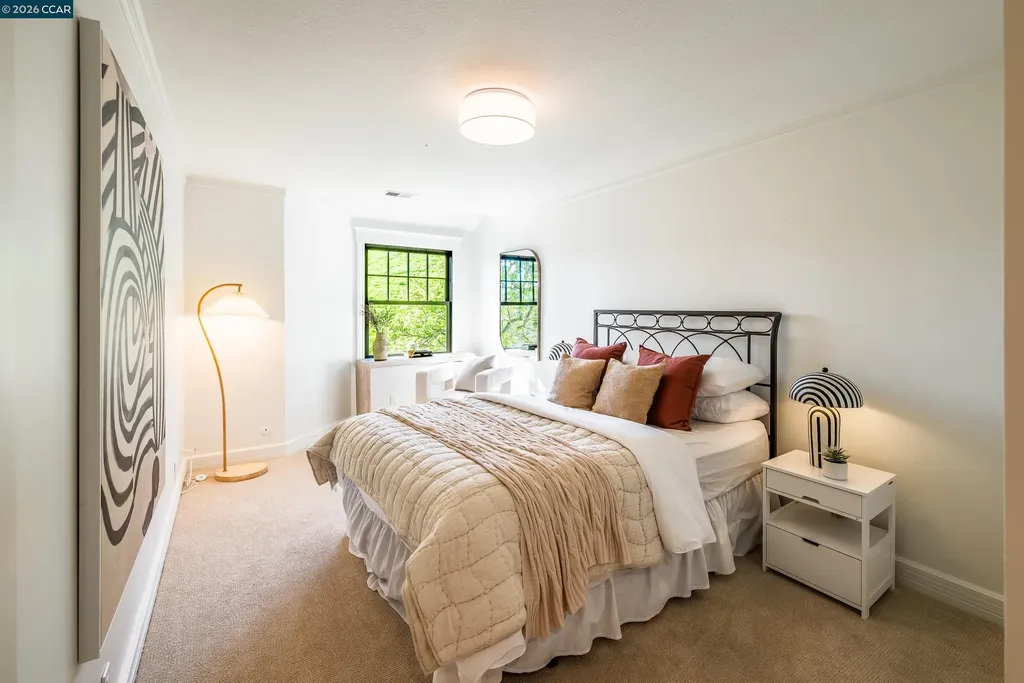33 Deer Trail Lafayette CA 94549