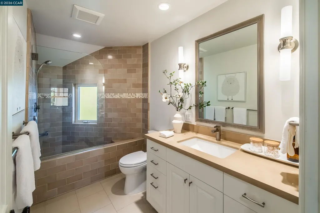 33 Deer Trail Lafayette CA 94549